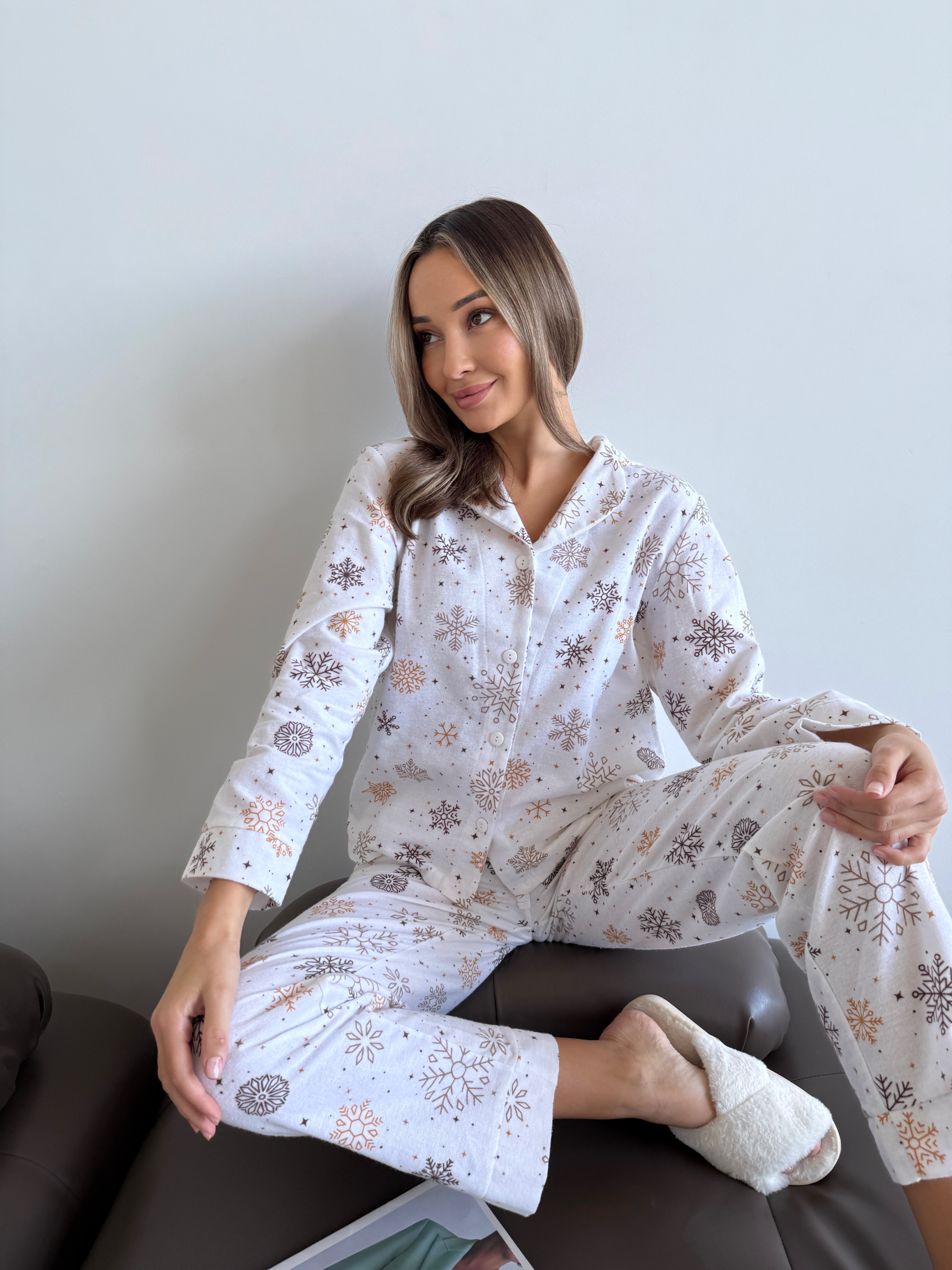 Пижама женская M Снежинки (рубашка + штаны) Молочный COSY - фото 8
