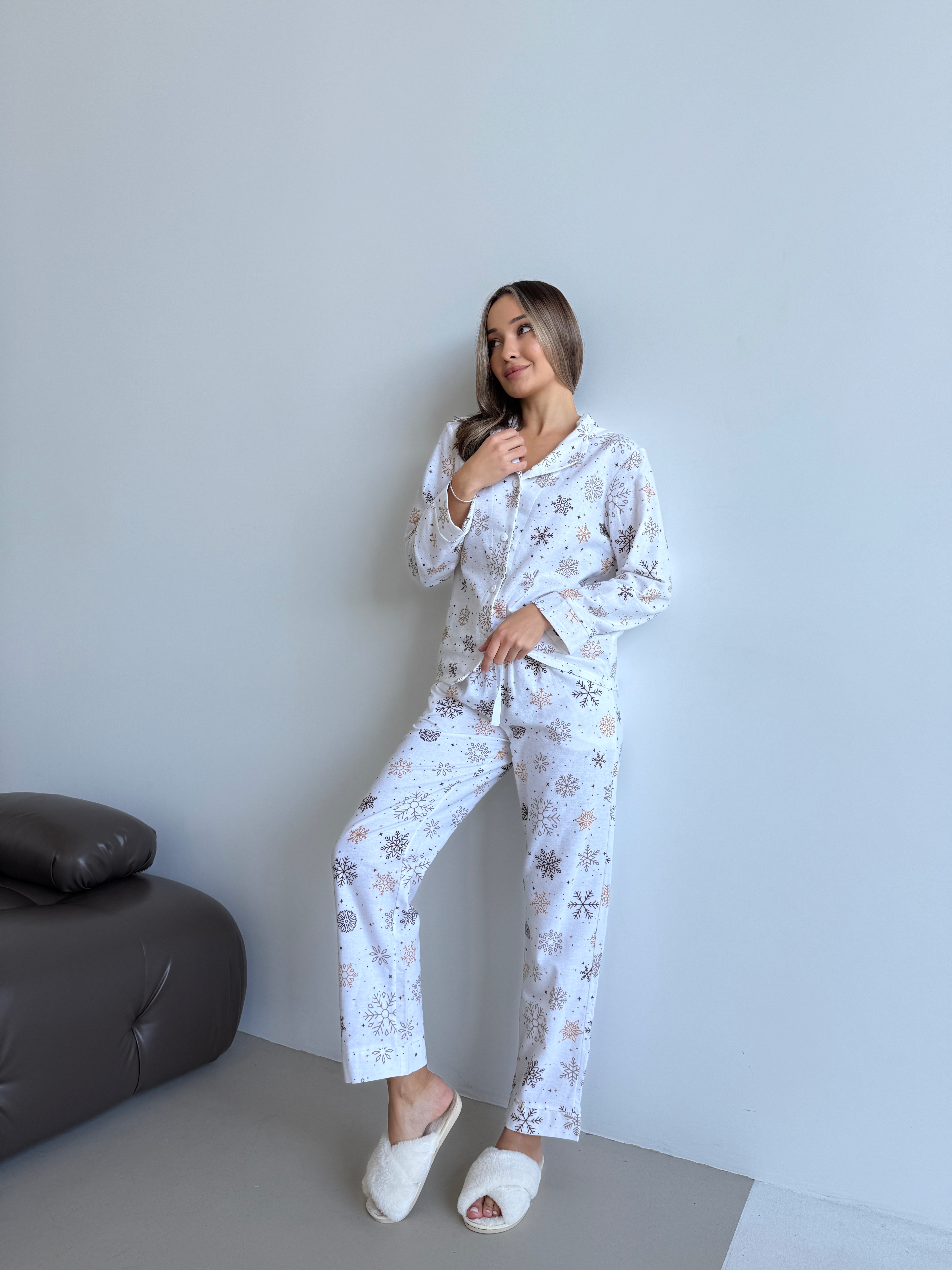 Пижама женская M Снежинки (рубашка + штаны) Молочный COSY - фото 16
