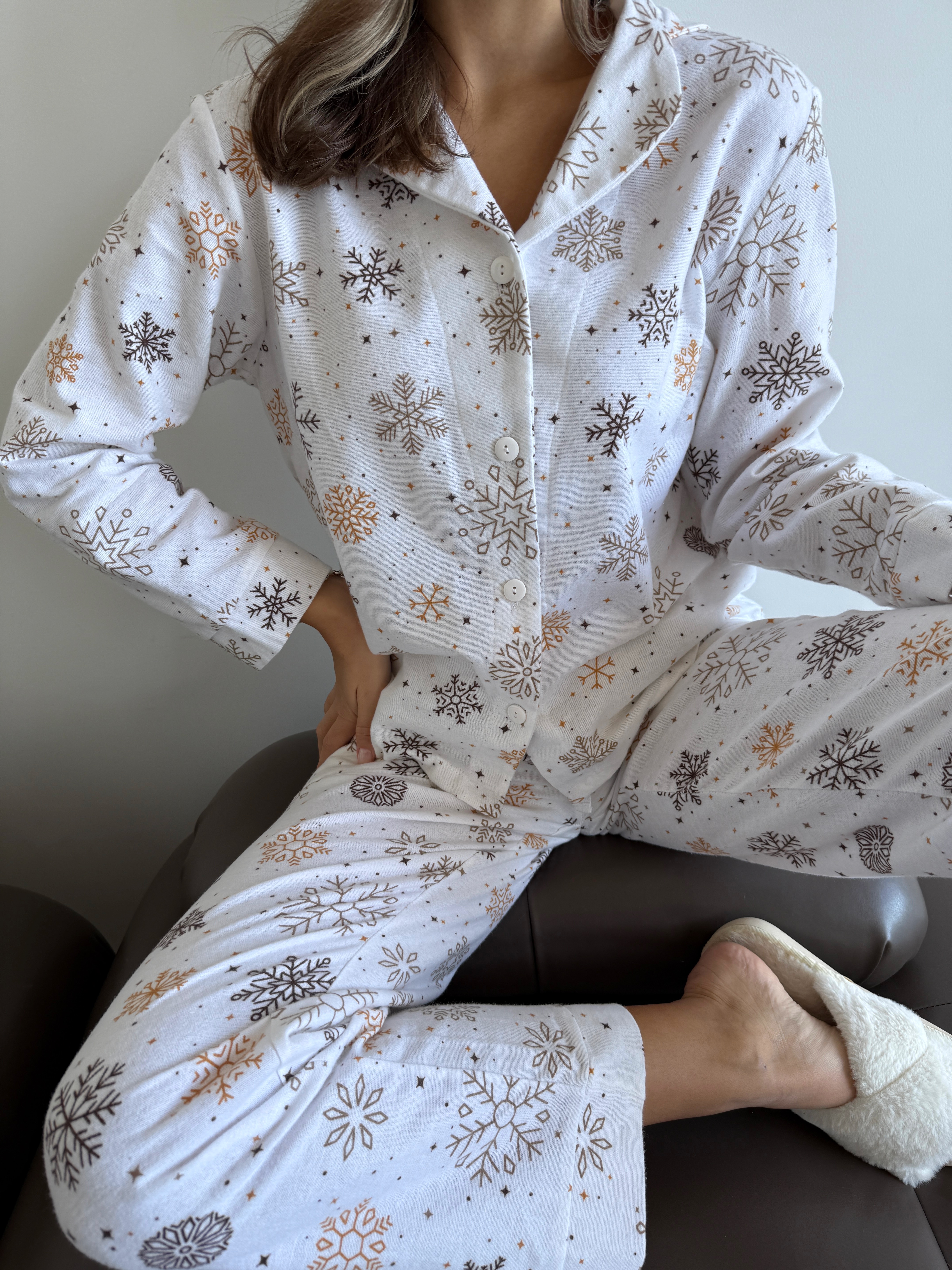 Пижама женская S Снежинки (рубашка + штаны) Молочный COSY - фото 10