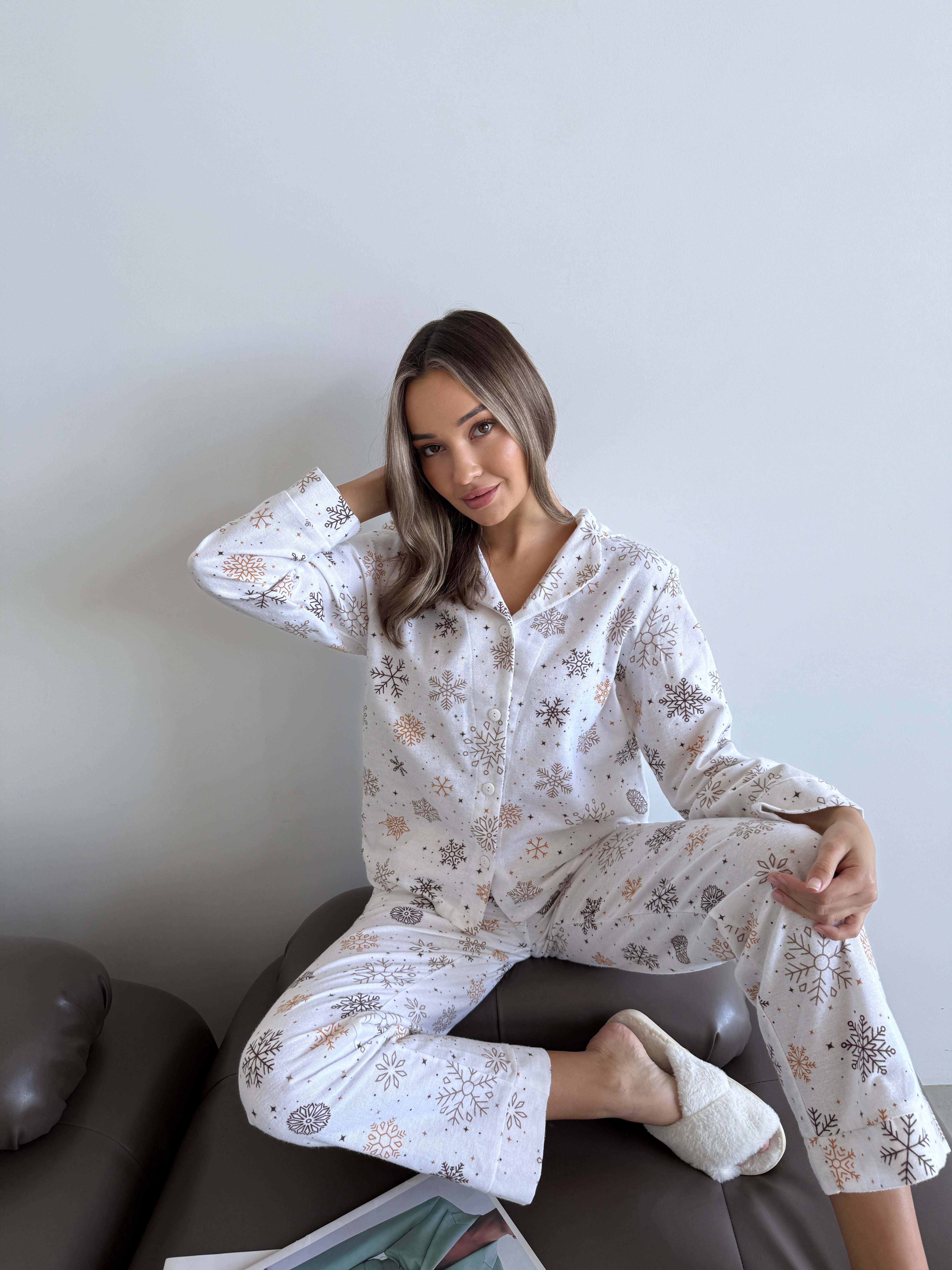 Пижама женская S Снежинки (рубашка + штаны) Молочный COSY - фото 9