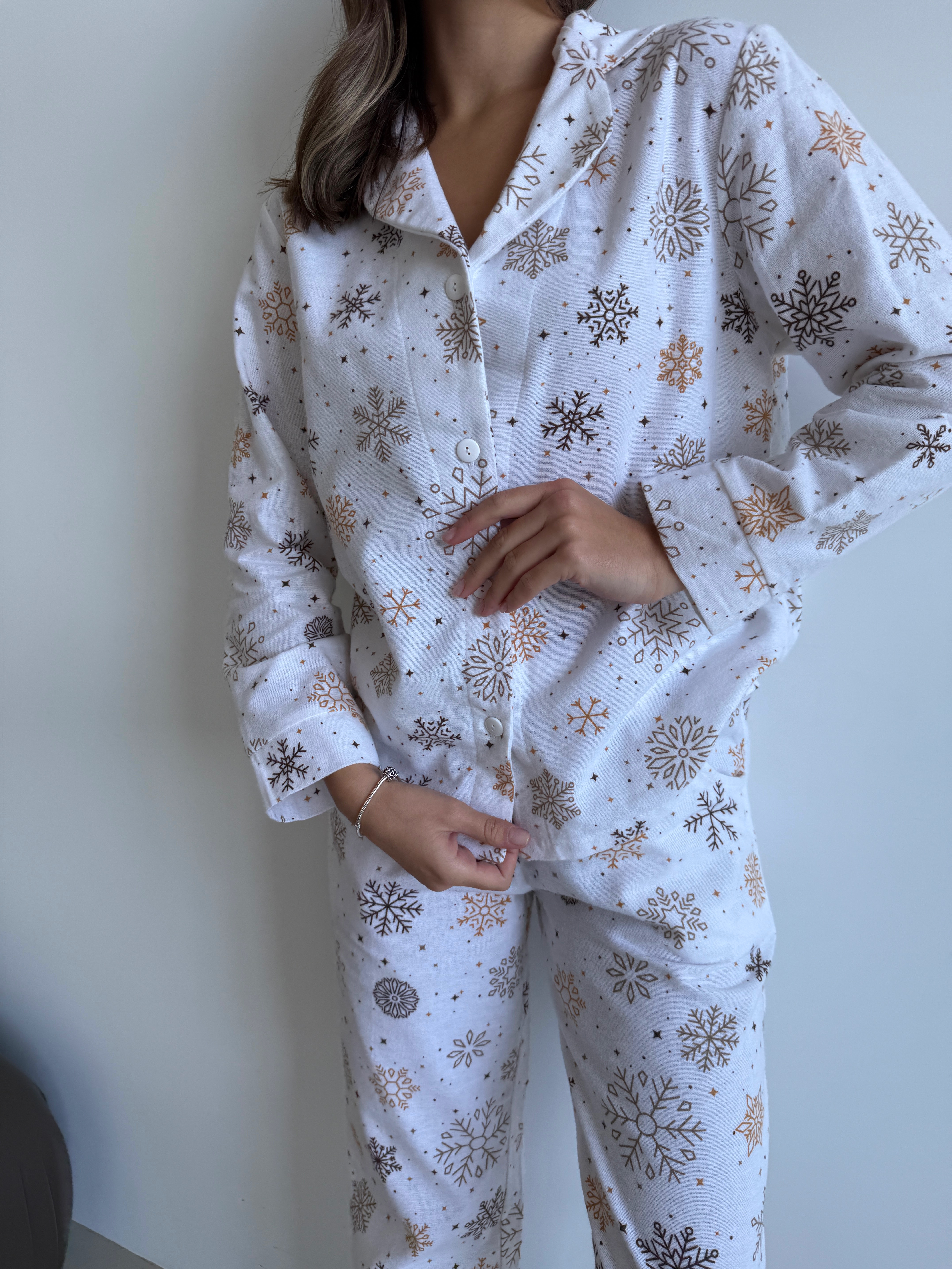 Пижама женская S Снежинки (рубашка + штаны) Молочный COSY - фото 4