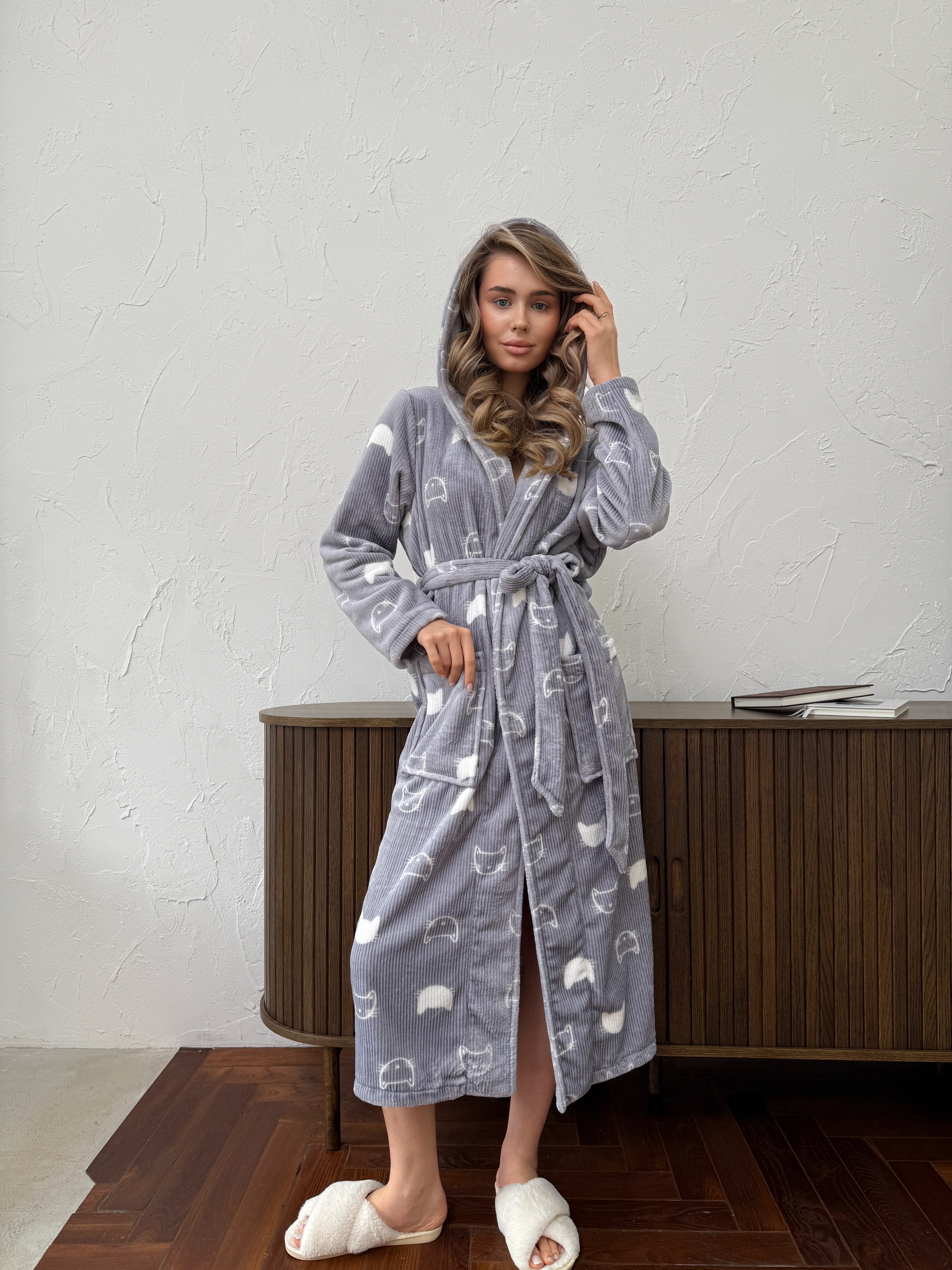 Халат женский 2XL-3XL велсофт с Капюшоном теплый Серый Котики COSY - фото 3